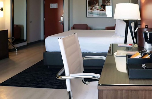 Downtown Las Vegas Hotel | Incredible Entertainment and Gaming Destination! 4 Comfortable Units, Pool