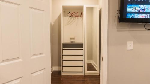 Lithonia Apartamento | Incredible King Bed Room Private Bathroom