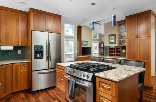 Tigard Casa | Incredible Location Nestled Next To Cook Park, Pet Friendly, Enclosed Dog Run, Huge Deck, w/ BBQ