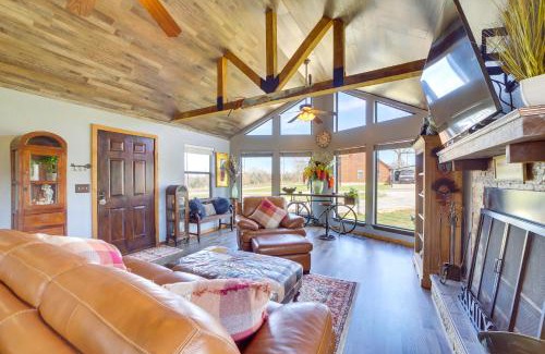 Vian Casa | Incredible Log Home 1 Mile from Lake Tenkiller