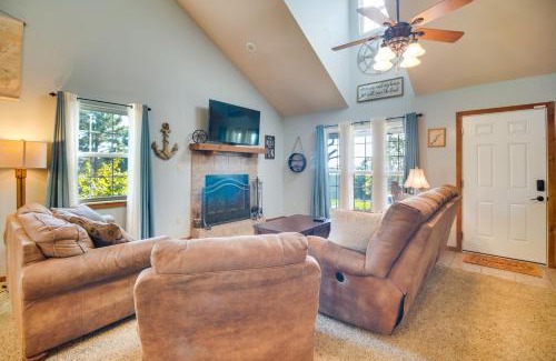 Vian Casa | Incredible Log Home 1 Mile From Lake Tenkiller