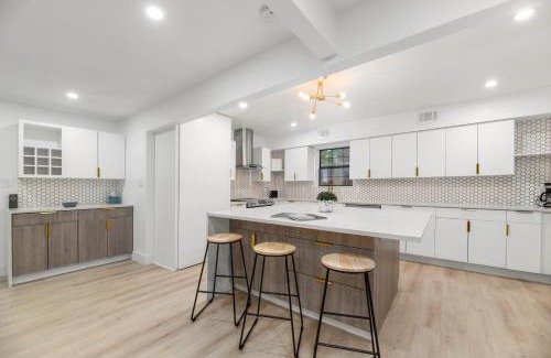 Dallas Casa | Incredible Modern 4 Bedroom