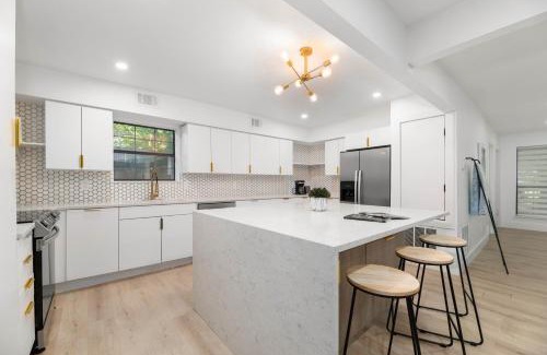 Dallas Casa | Incredible Modern 4 Bedroom