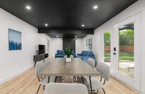 Dallas Casa | Incredible Modern 4 Bedroom