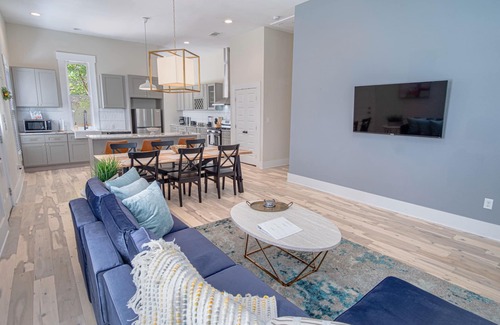 Near East Side Apartamento | Incredible New 3br/2ba Near Downtown