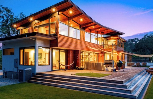 Geyserville Casa | Incredible New Estate- a magical escape for your luxe getaway.