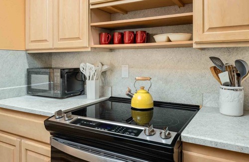 Hillsboro Casa | Great Deals on Summer Stays!