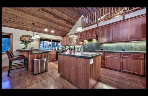 Skyland Casa | Incredible Tahoe Vacation Experience for 10 guests, 4 Bed, 4 Bath, 3600 sq ft