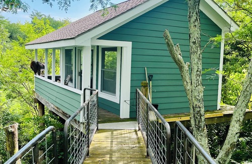 London Cabaña | Incredible Treeline Views! The treehouse guest house, where the bison roam...