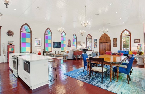 Thunderbolt Casa | Incredible Unique Home for the Whole Family | Heated Pool Access