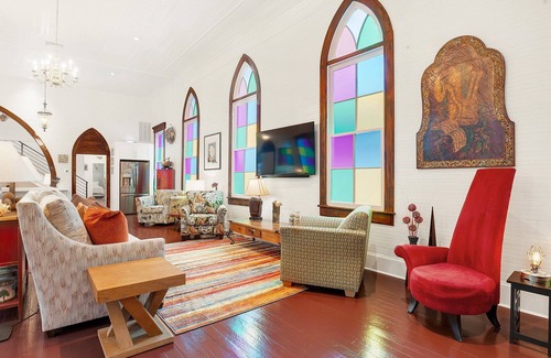 Thunderbolt Casa | Incredible Unique Home for the Whole Family | Heated Pool Access