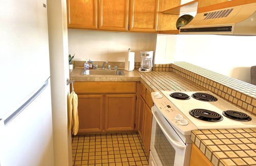 Hilo Condominio | Incredible View in Hilo - Pool, A/C, Remodeled #708