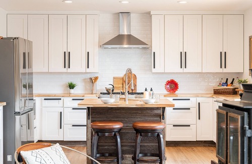 Highland Estates Casa | Incredible Views, 2 Gourmet kitchens + Living Spaces! Park City Mountain View 6250