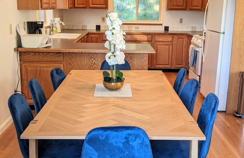 Eastsound Villa | Incredible Views | 3bd Villa / Ping pong, Garden, 1 mile from Beach!