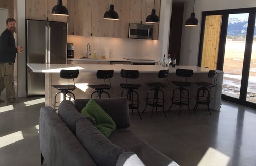 Driggs Casa | Nuevo campamento base moderno y eficiente en Teton Valley, a minutos de Grand Targhee