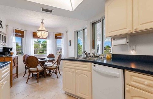 Charlotte Harbor Casa | 🥇 Incredible waterfront 2bd home (CH928)