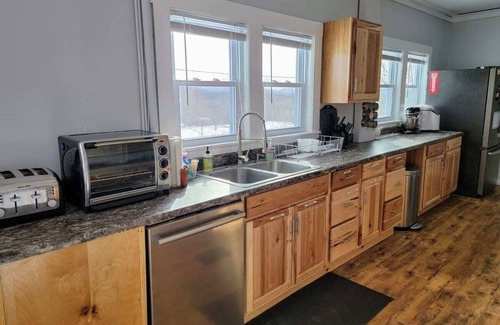 Jefferson Casa | Incredible White Mountains 7 Bedroom 7 Bath Historical Home!