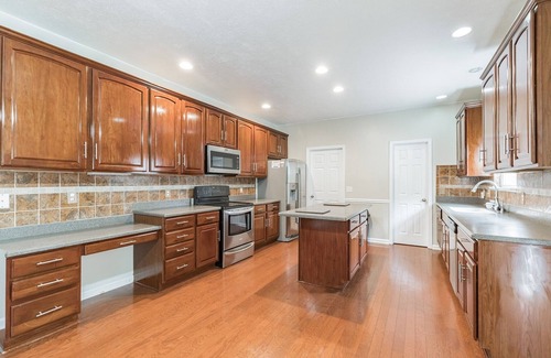Westfield Casa | Incredibly Spacious Carmel Home With Fully Equipped Kitchen - 4700 Sq Ft! Sleeps 15! Pet Friendly! 6 Bedroom Home by RedAwning