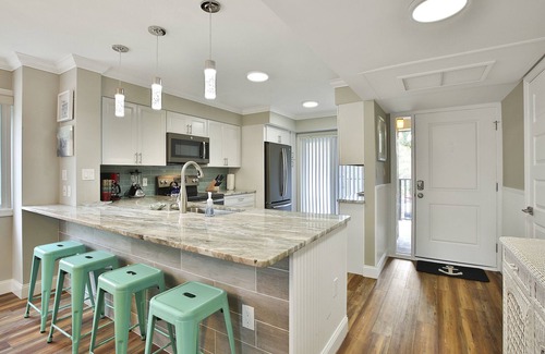 Folly Field Condominio | ** INCREÍBLEMENTE MEJORADO-COMPLETAMENTE RENOVADO-¡ALQUILER DE PLAYA DE LUJO EN LA PARTE SUPERIOR DE LA LÍNEA!