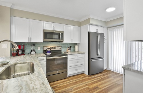 Folly Field Condominio | ** INCREÍBLEMENTE MEJORADO-COMPLETAMENTE RENOVADO-¡ALQUILER DE PLAYA DE LUJO EN LA PARTE SUPERIOR DE LA LÍNEA!
