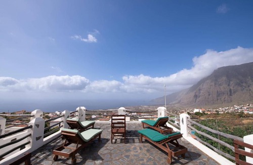 Tigaday Apartamento | Increibles vistas al mar y a la montana, BBQ, Piscina y Tennis