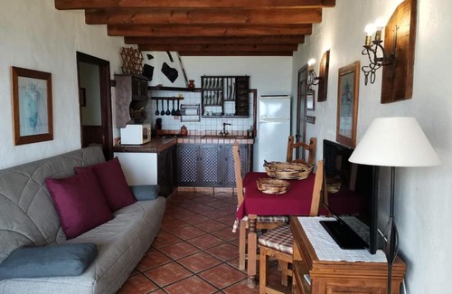 Tigaday Apartamento | Increibles vistas al mar y a la montana, BBQ, Piscina y Tennis