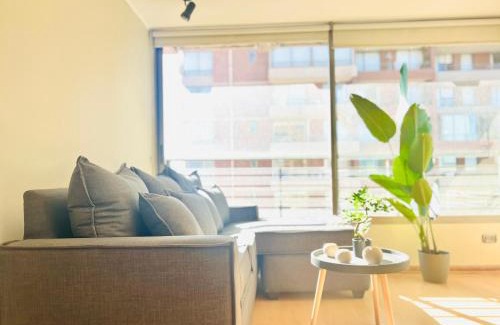 El Golf Apartamento | Increibles vistas cercano a Parque Arauco y Costanera Center