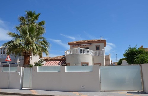 Torre de la Horadada Chalet De Esquí | villa en la Torre de la Horadada,a 240m de la playa