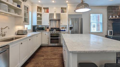 Seabrook Casa | Independence Hall by Seabrook Hospitality