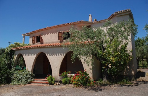 Sassari Villa | Villa independiente con Wi-Fi, terraza y jardín