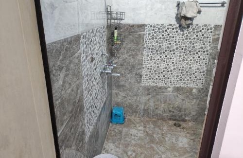 Aligarh Casa | INDEPENDENT FLOOR 1ST IN LIG11 SWARN JAYANTI NAGAR NEAR WATER TANK IN FRONT OF AURA PEARL APARTMENt