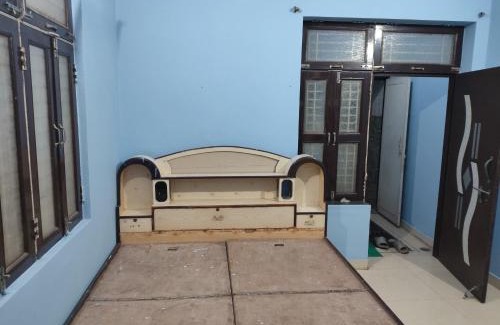 Aligarh Casa | INDEPENDENT FLOOR 1ST IN LIG11 SWARN JAYANTI NAGAR NEAR WATER TANK IN FRONT OF AURA PEARL APARTMENt