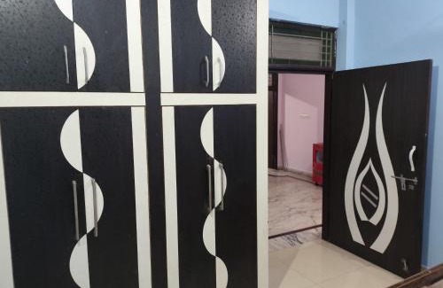 Aligarh Casa | INDEPENDENT FLOOR 1ST IN LIG11 SWARN JAYANTI NAGAR NEAR WATER TANK IN FRONT OF AURA PEARL APARTMENt