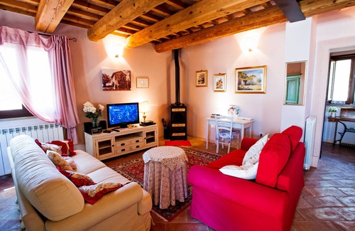 Stacciola Casa | Casa independiente con piscina SPA en el corazón de la región de Marche, a un paso del mar.