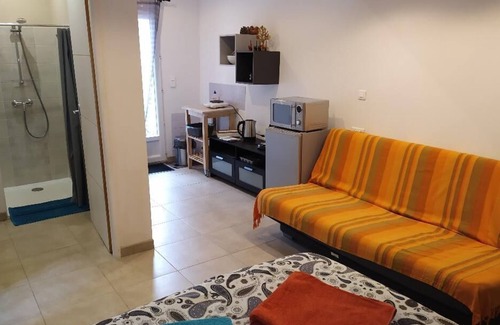 Miramas Casa | Vivienda independiente, jardín privado y estacionamiento