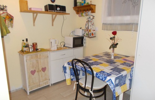 Apt Apartamento | Independent studio in villa on the heights of Apt