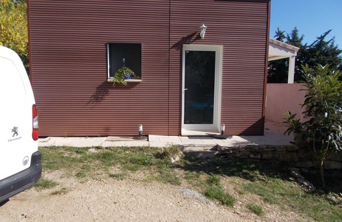Apt Apartamento | Independent studio in villa on the heights of Apt