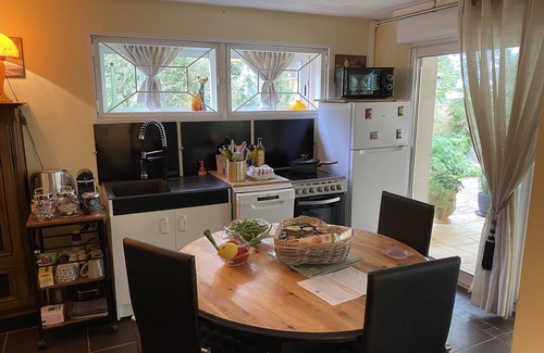 Cers Casa | Independent suite- Ground floor of our family home in the middle of a vineyard