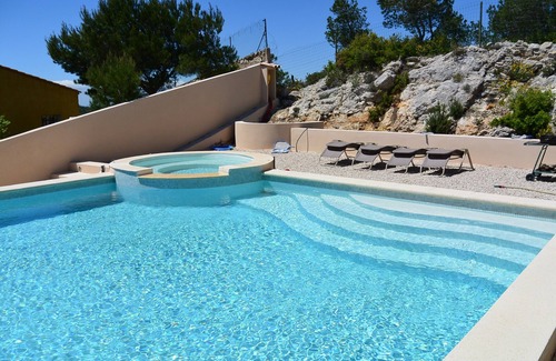 Ensues-la-Redonne Apartamento | T1 independiente en chalet con piscina / spa mar-Restaura la Ensues