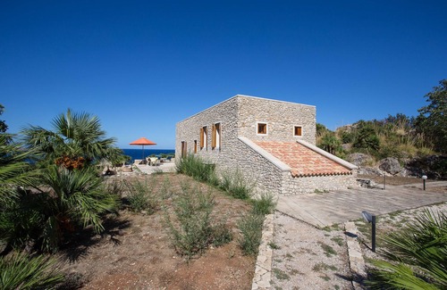Zarbo di Mare Villa | VILLA INDEPENDIENTE RODEADO DE ZONA DE RESERVA EL PARQUE Firriato