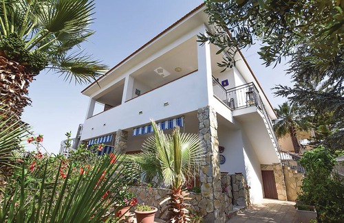 San Giorgio Villa | Villa independiente con hermoso jardín amueblado Septiembre 280Euro semana