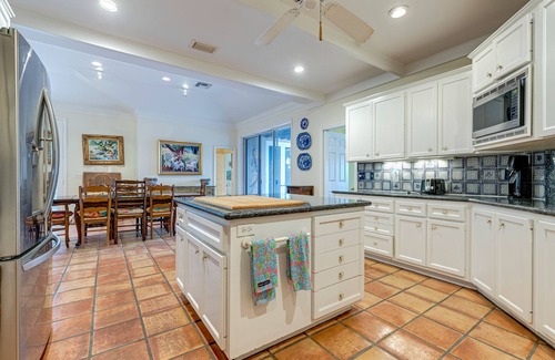 Johns Island Casa | Indian Harbor Haven | Water house in Vero Beach with water views & patio