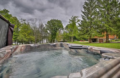 Indian Lake Casa | Indian Lake Retreat with Wet Bar and Covered Deck