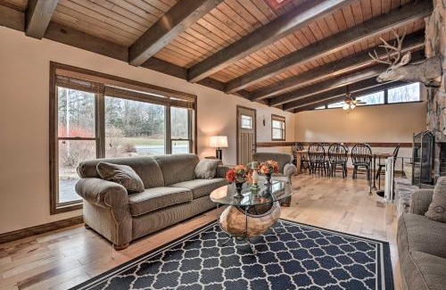 Indian Lake Casa | Indian Lake Retreat with Wet Bar and Covered Deck