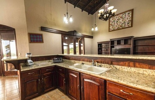 Tilarán Villa | First-Class Mountain Villa, With Whirpool & 100MBs Wifi, Ideal For Longer Stays