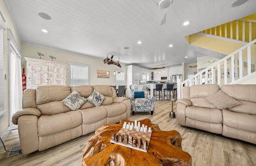 Indian Pass Casa | Indian Pass Beach House - Seacret Shores - Beachfront, Pet Friendly, Family Fav