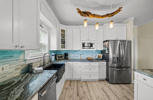 Indian Pass Casa | Indian Pass Beach House - Seacret Shores - Beachfront, Pet Friendly, Family Fav