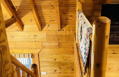 Jamestown Cabina | Indian Rock Trail Equestrian Cabin and Barn, Big South Fork, Direct Trail Access