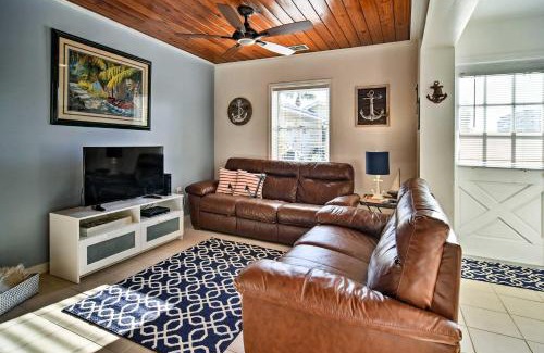 Indian Shores Casa | Indian Shores Cottage with Cabana - Steps to Beach!