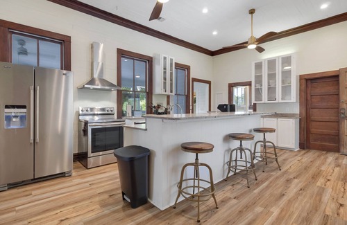 Indian Pass Casa | Indian Shores: Perfect 7BR Family Home- Beach Views, Pri. Pool, Old FL Charm!